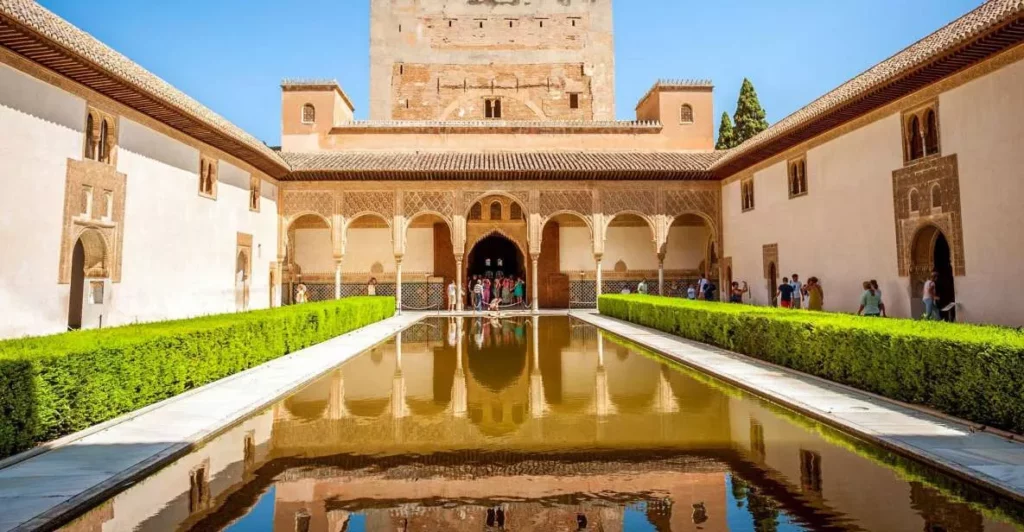 La Alhambra El Tesoro Arquitectónico de España