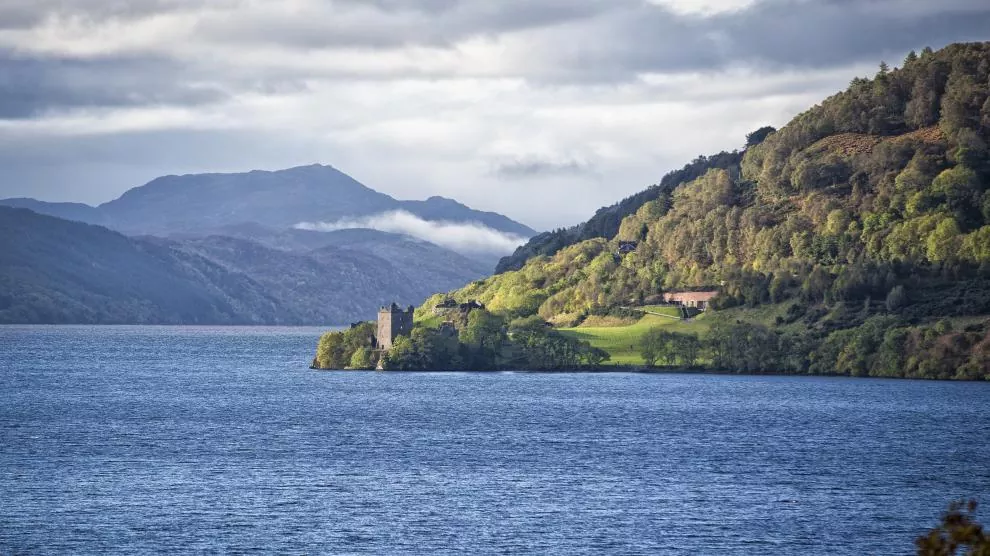 Descubre el enigma del lago Ness mitos leyendas y misterios